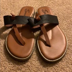 Seven7 sandals